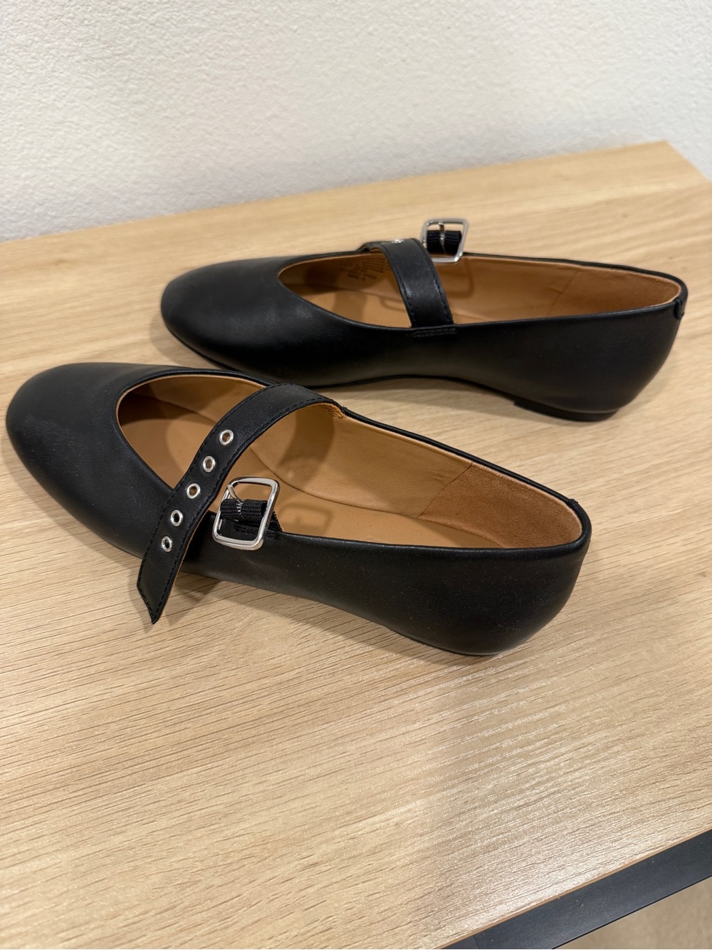 Madewell The Remy Mary Jane Flat with adjustable buckle straps in black leather - Picture 10 of 12